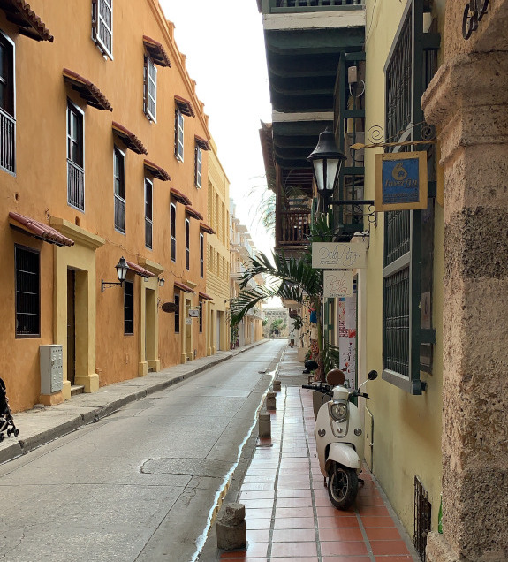 empty streets of cartagena